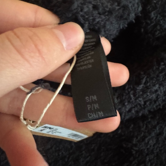 Cozy NEW WINTER 2024 COLLECTION knit unisex hoodie - Picture 5 of 7